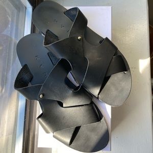 KYMA Pserimos Black Leather Sandals